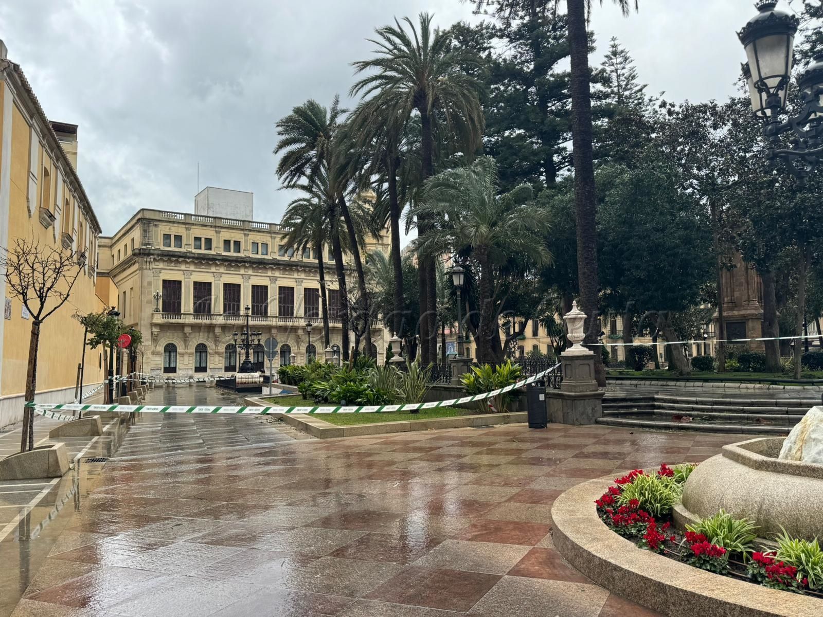 La borrasca causa estragos: suspendidas mañana la actividad en las guarderías, el Conservatorio de Música y en el Instituto de Idiomas